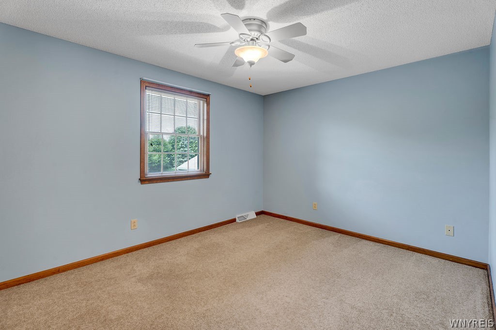 4815 Tonawanda Creek Road Pendleton, NY 14120 - Photo 27 of 49 Bedroom 2