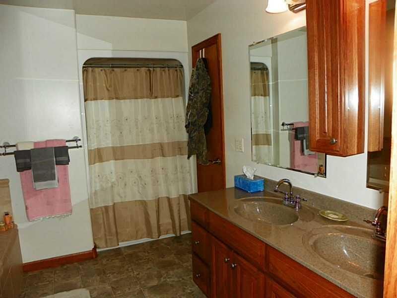 357 Bend Road New Wilmington, PA 16142 - Photo 14 of 25 Master Bath/Spa.