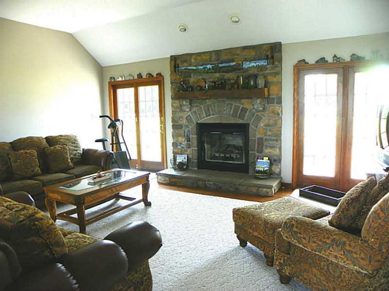 357 Bend Road New Wilmington, PA 16142 - Photo 4 of 25 Great Room.