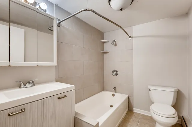 $1,895 | 2206 South Goebbert Road, Unit 409, Arlington Heights, IL 60005