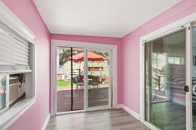 a view of livingroom with furniture