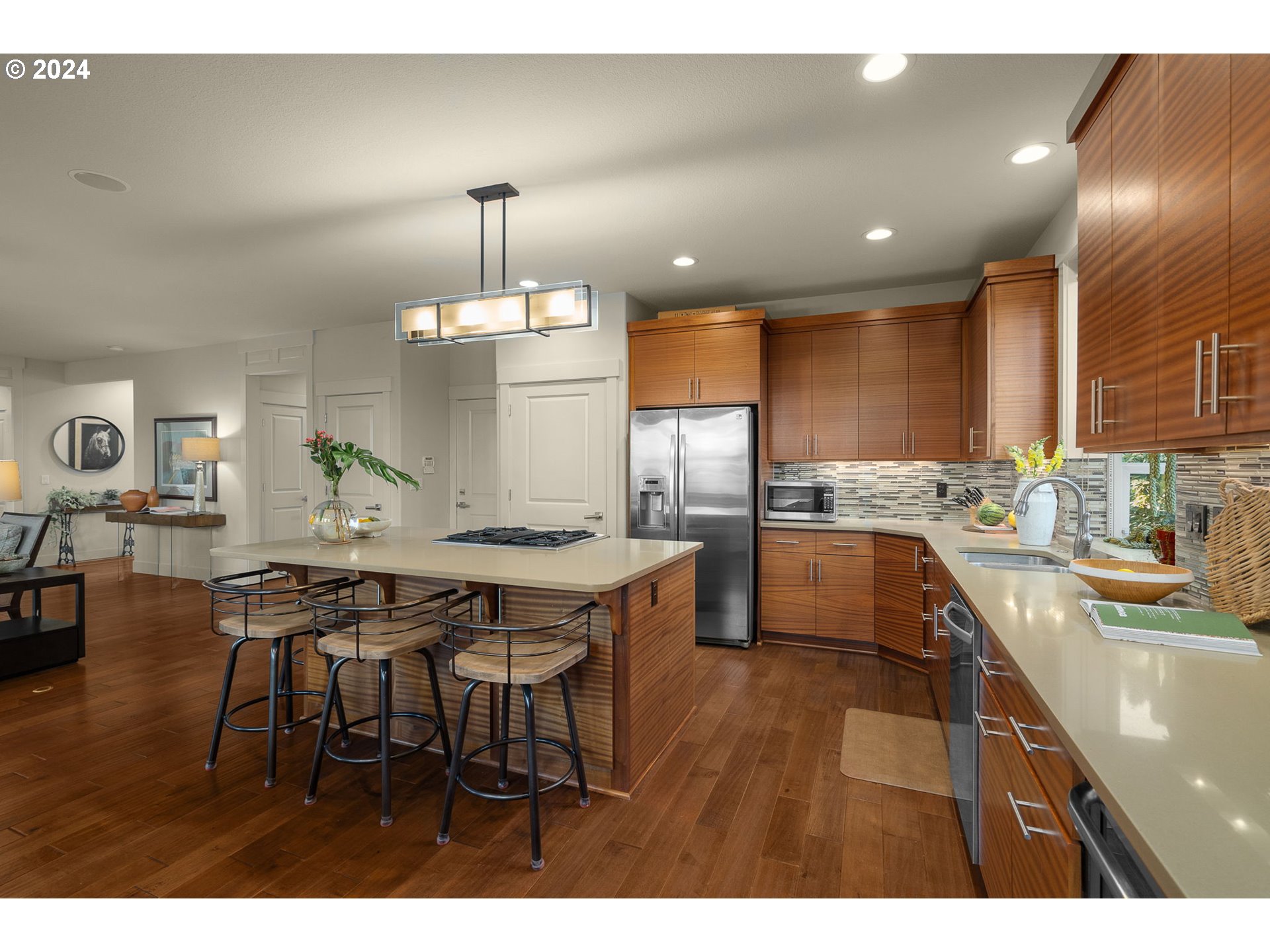1011 Columbia Ridge Drive Vancouver, WA 98664 - Photo 13 of 34 a kitchen with a table and chairs in it