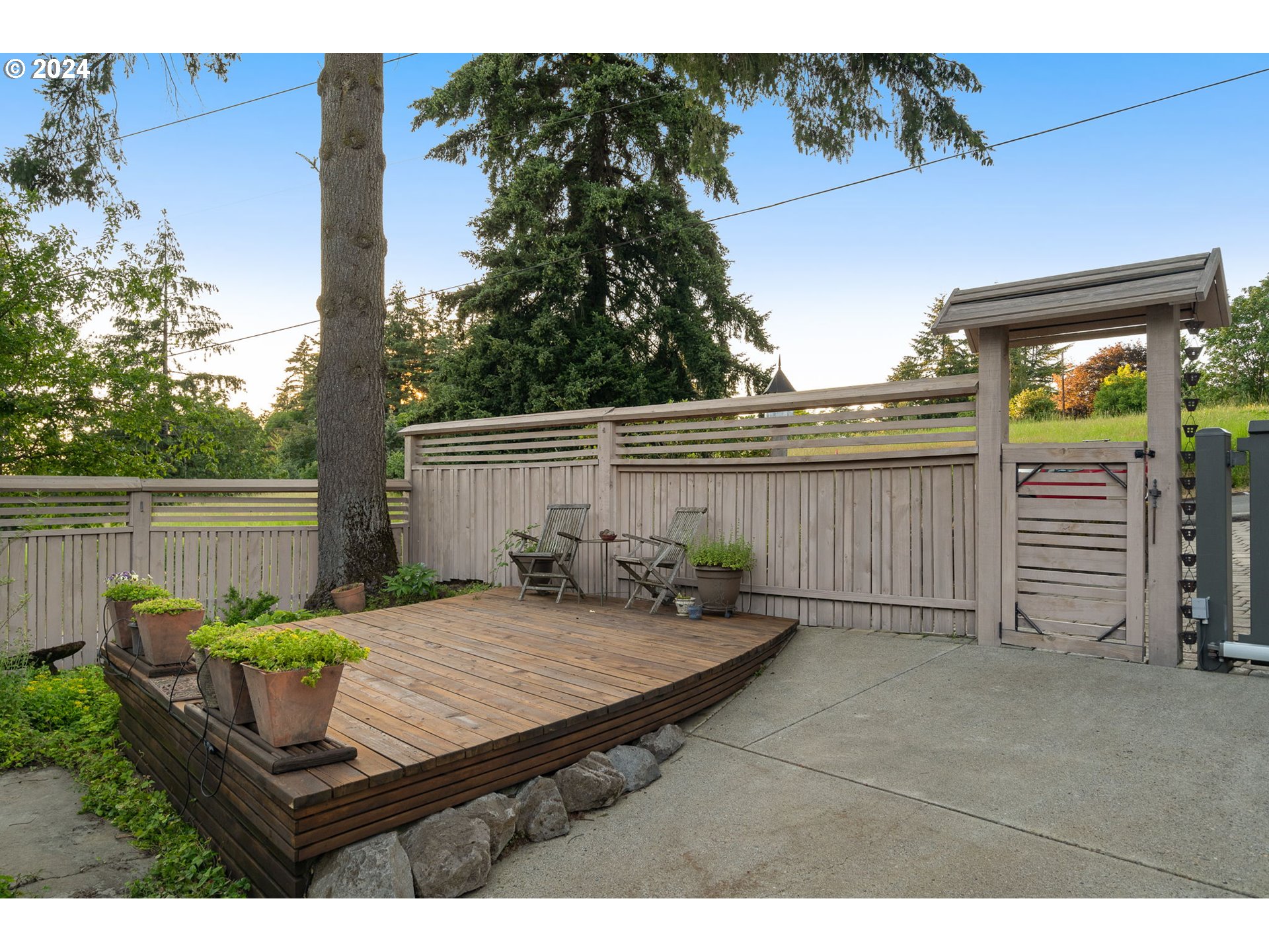 1011 Columbia Ridge Drive Vancouver, WA 98664 - Photo 6 of 34 a view of a deck with furniture