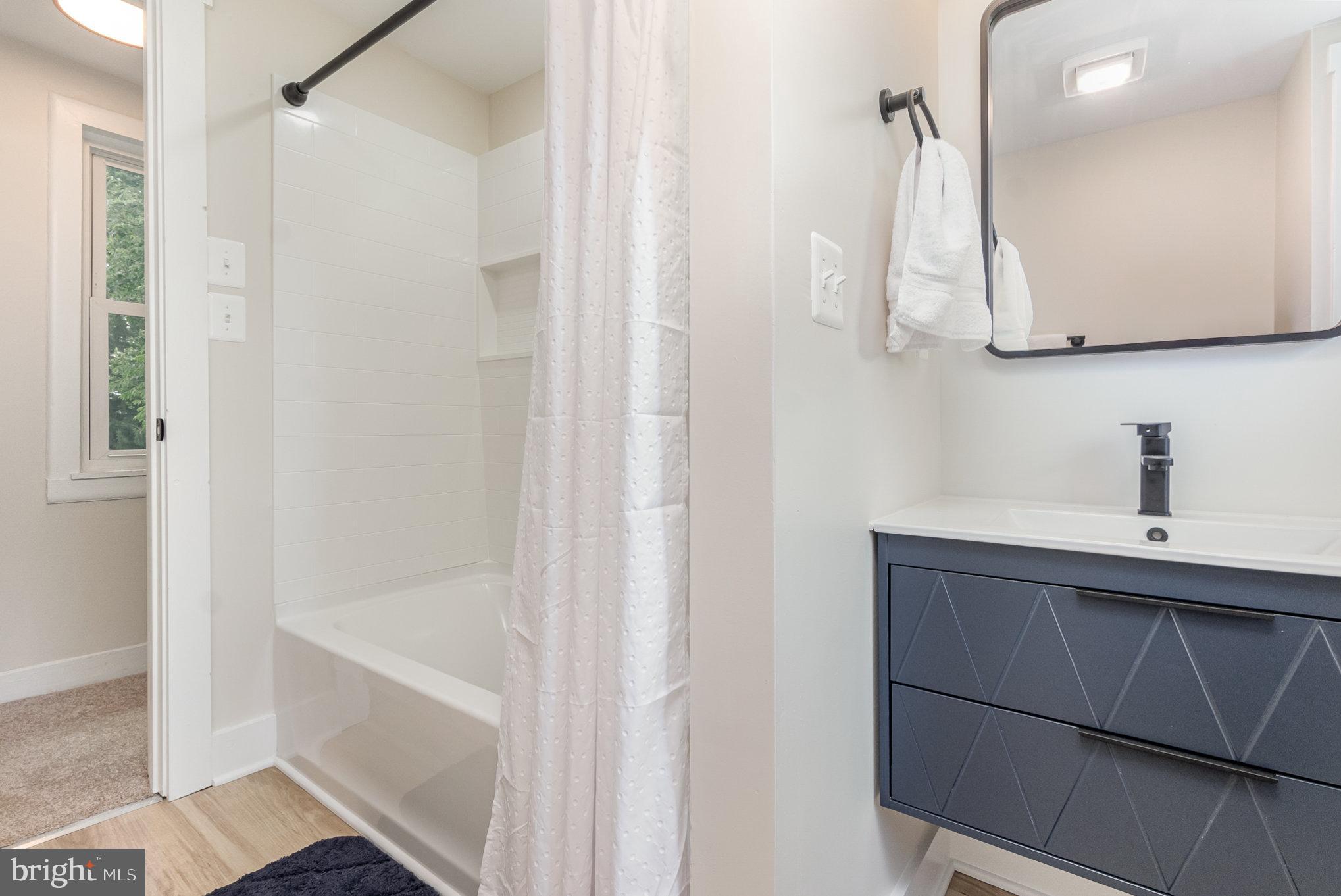 1702 High Point Road Forest Hill, MD 21050 - Photo 25 of 40 Tub in hall bath