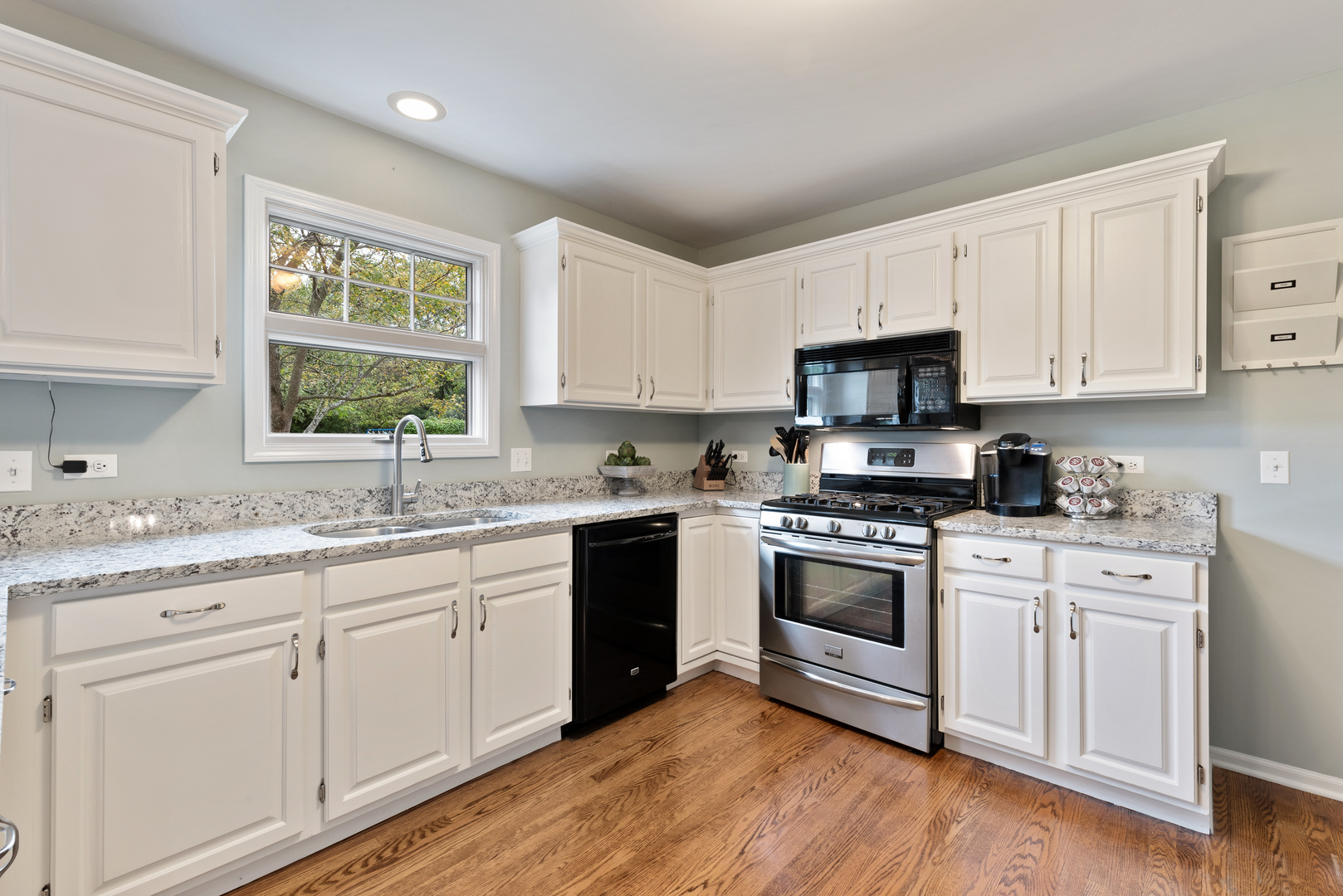 220 Long Hill Road Gurnee, IL 60031 - Photo 9 of 34