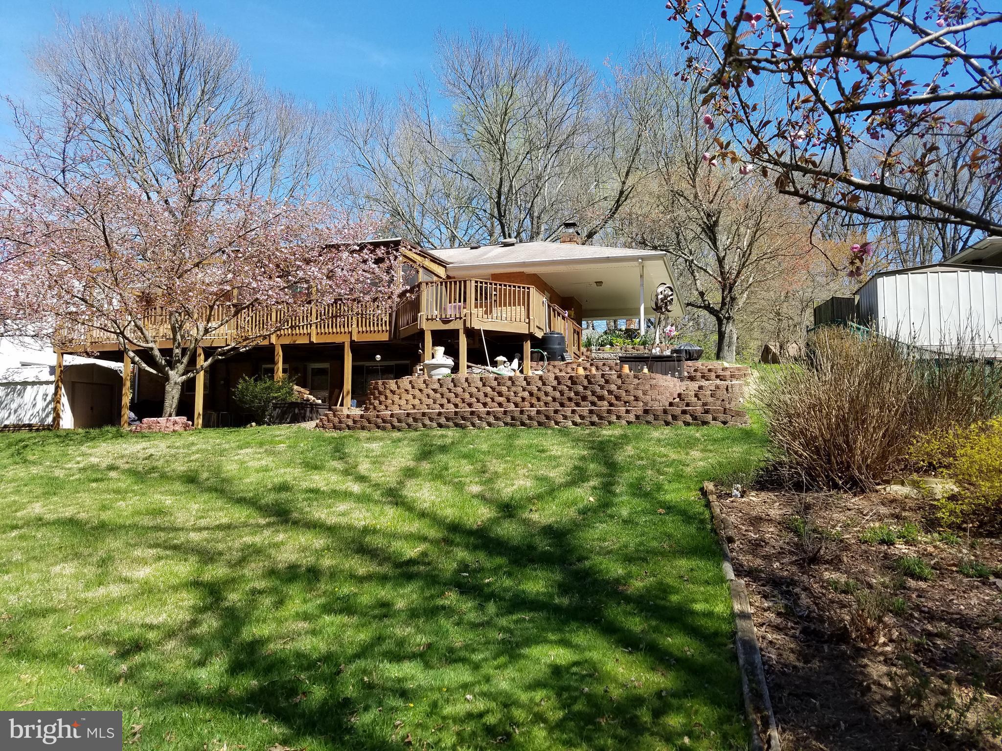 5604 Flag Run Drive Springfield, VA 22151 - Photo 2 of 30 Exterior (Rear)