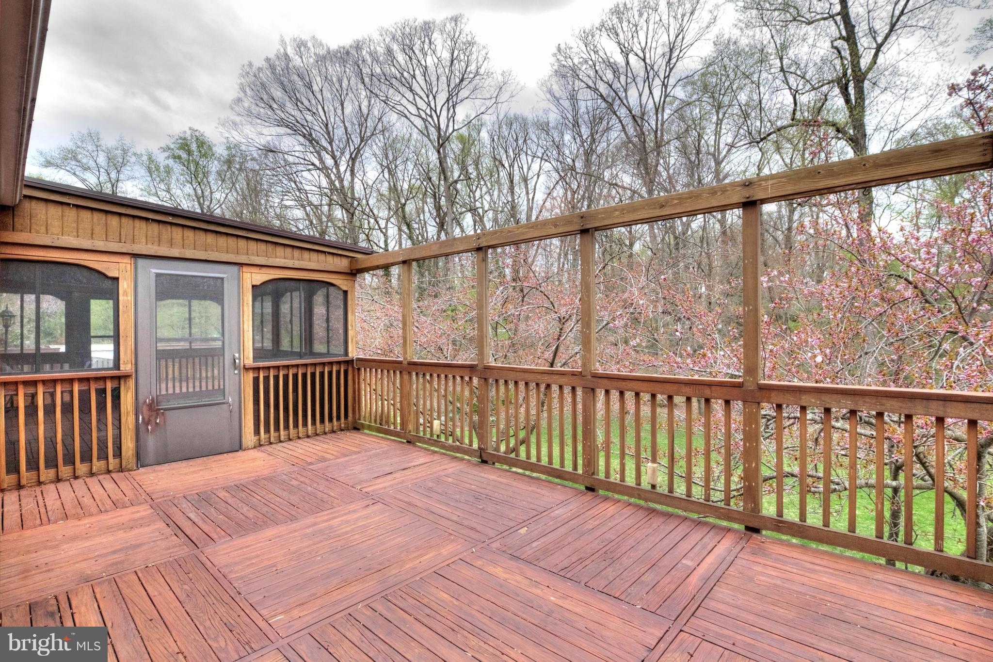 5604 Flag Run Drive Springfield, VA 22151 - Photo 11 of 30 Exterior (Rear)