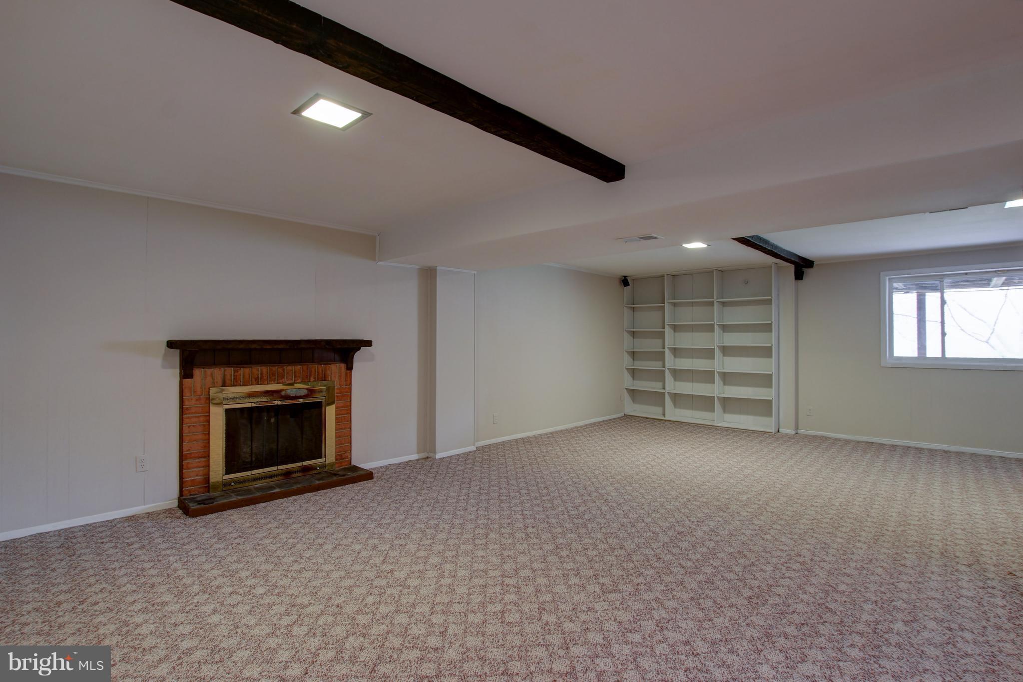 5604 Flag Run Drive Springfield, VA 22151 - Photo 13 of 30 Interior (General)