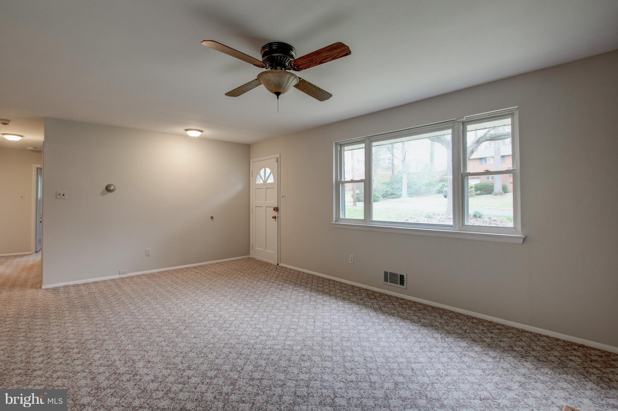 5604 Flag Run Drive Springfield, VA 22151 - Photo 17 of 30 Living Room
