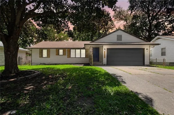 $300,000 | 8219 East 85th Terrace, Raytown, MO 64138