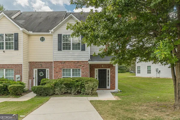 $1,600 | 274 Brookview Drive, Riverdale, GA 30274