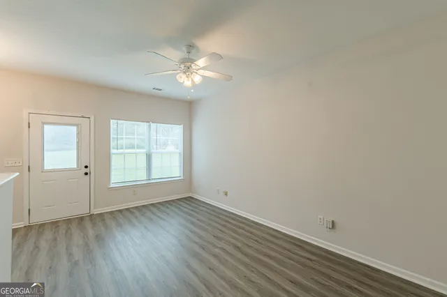 $1,600 | 274 Brookview Drive, Riverdale, GA 30274