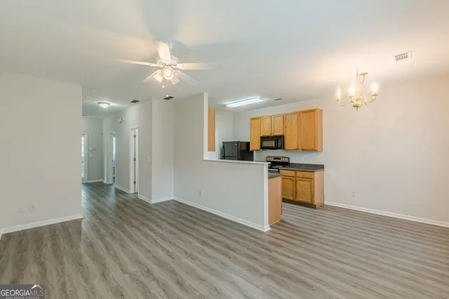 $1,600 | 274 Brookview Drive, Riverdale, GA 30274