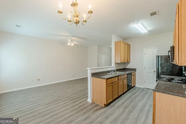 $1,600 | 274 Brookview Drive, Riverdale, GA 30274