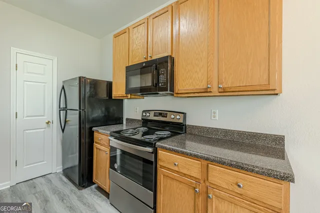 $1,600 | 274 Brookview Drive, Riverdale, GA 30274