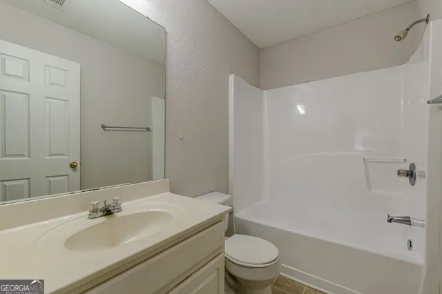 $1,600 | 274 Brookview Drive, Riverdale, GA 30274