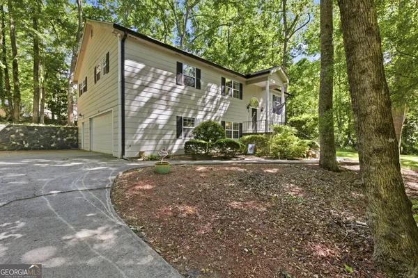 $399,900 | 325 Springwood Drive, Clarkesville, GA 30523