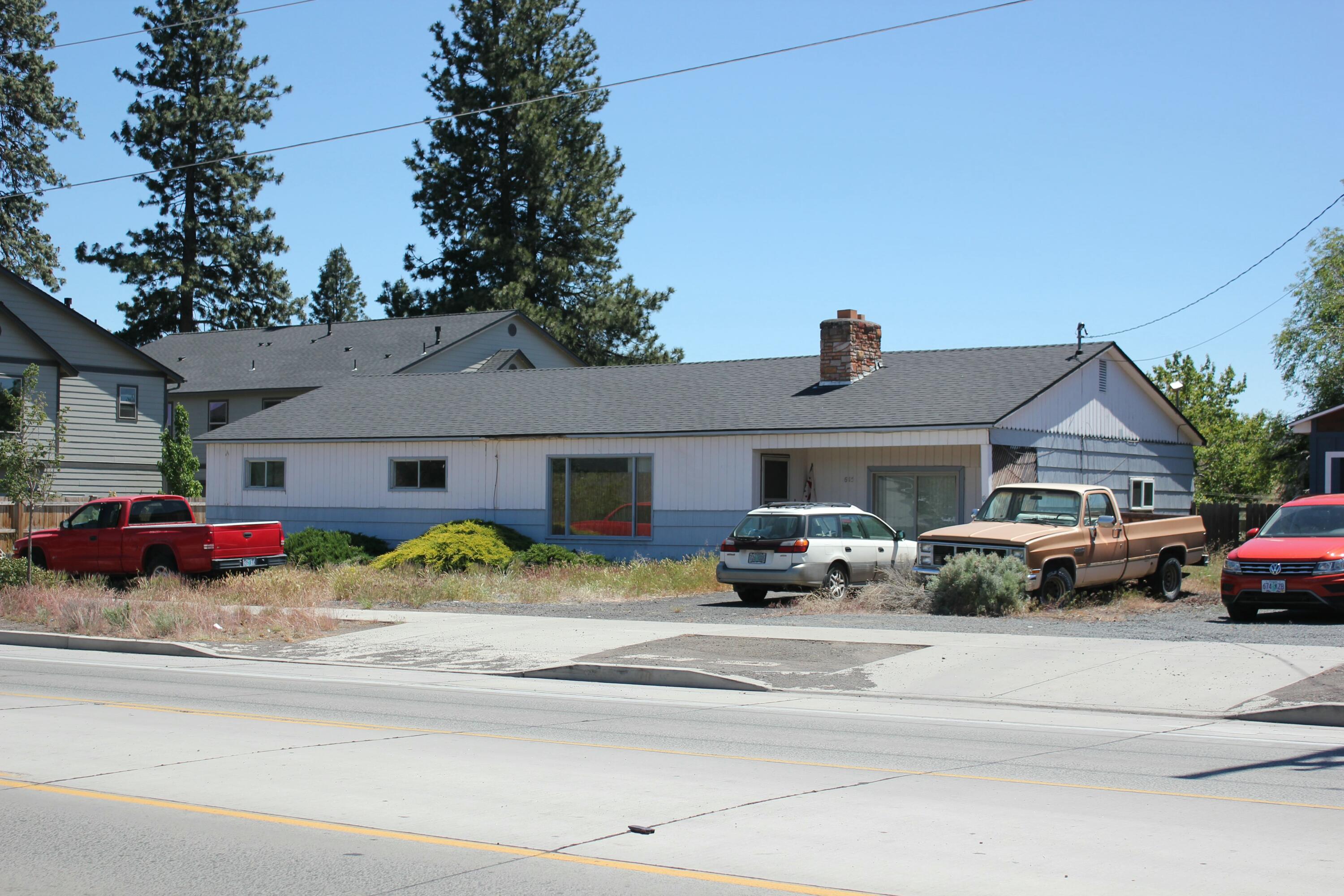 615 Southeast Reed Market Road Bend, OR 97702 - Photo 2 of 25 IMG_8152