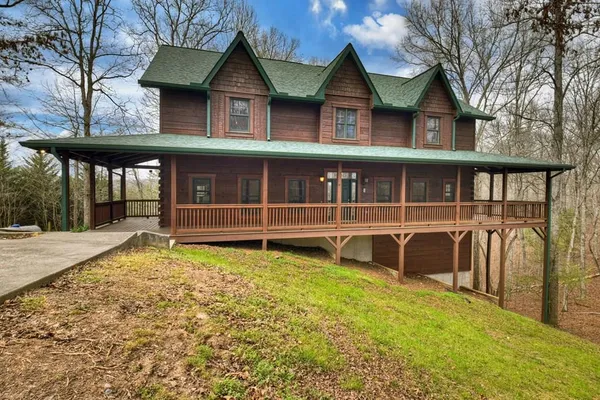 $879,000 | 260 Bailey Farm Drive, Mineral Bluff, GA 30559