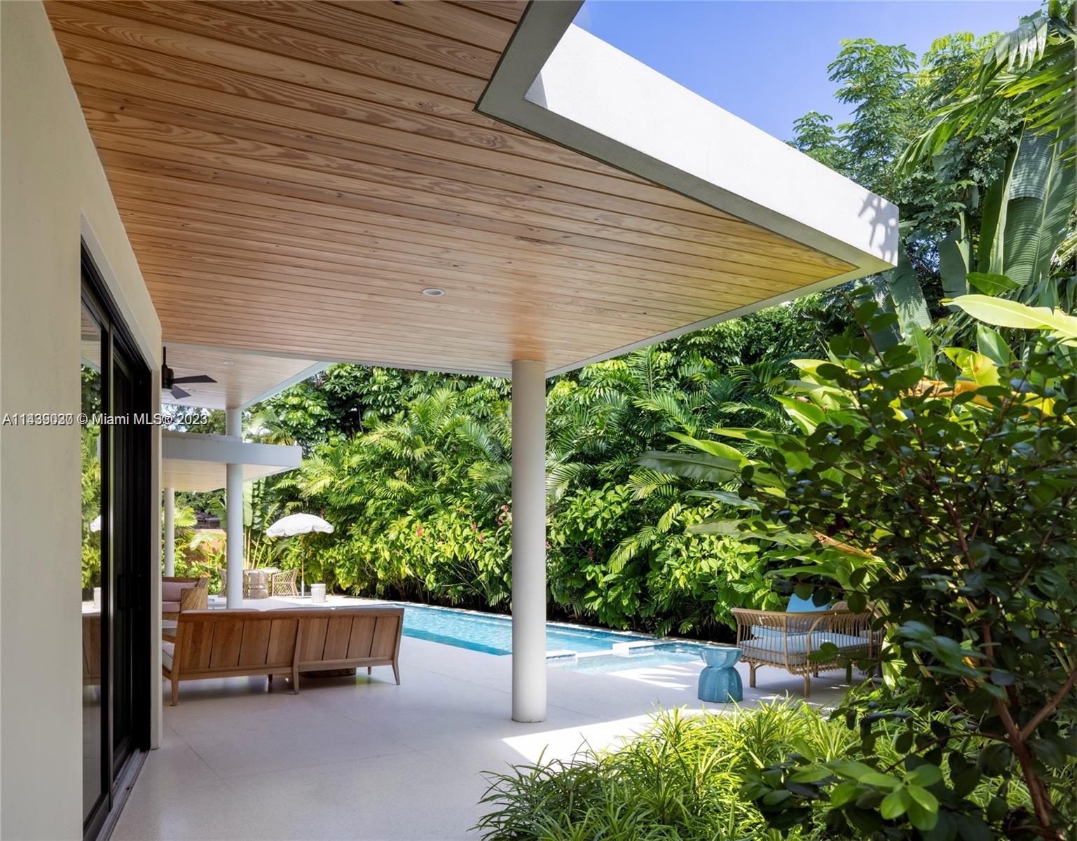 23 Samana Drive Miami, FL 33133 - Photo 17 of 19 a backyard space view