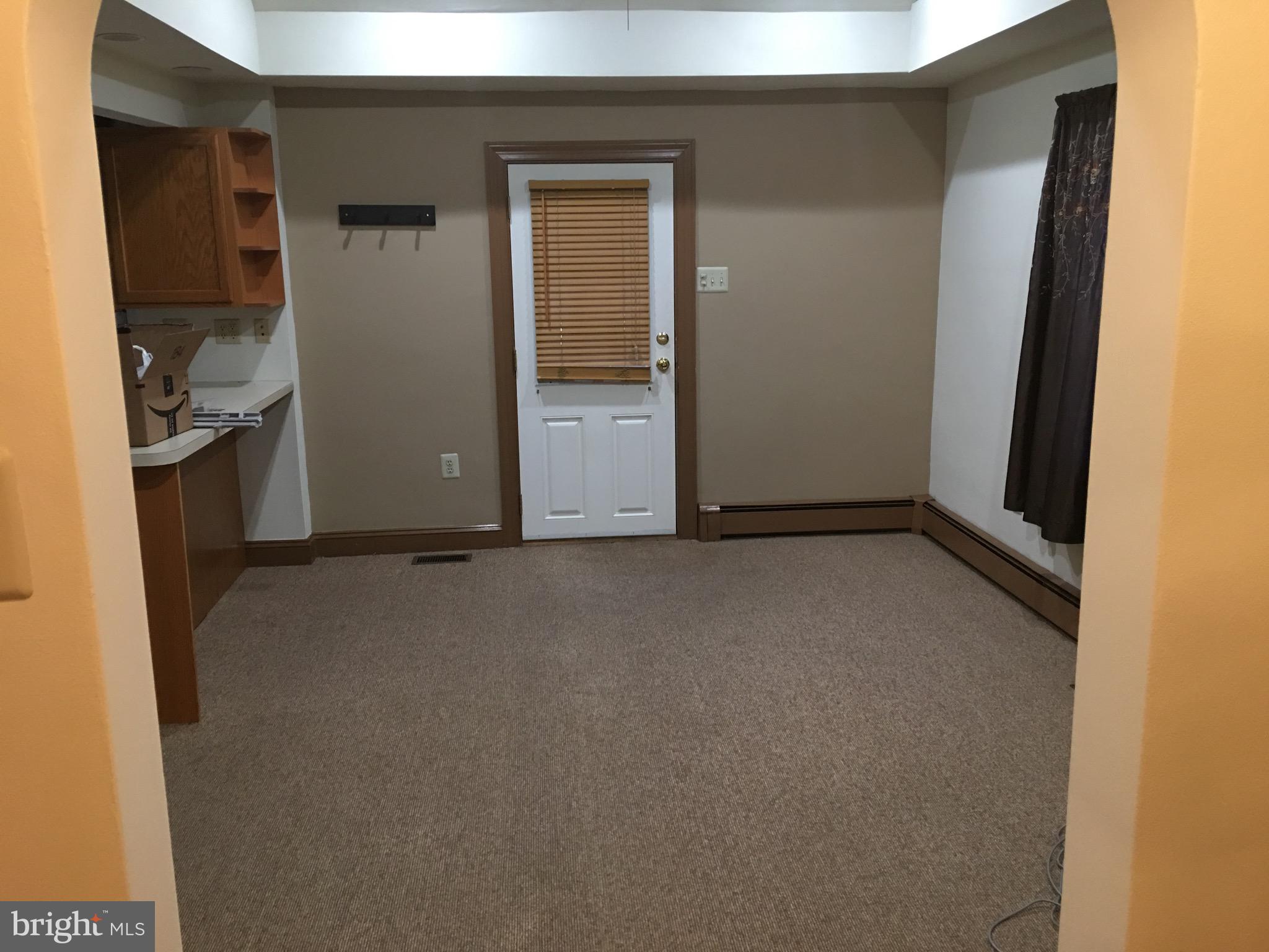 5449 Haring Road Pipersville, PA 18947 - Photo 19 of 31 Dining room are
