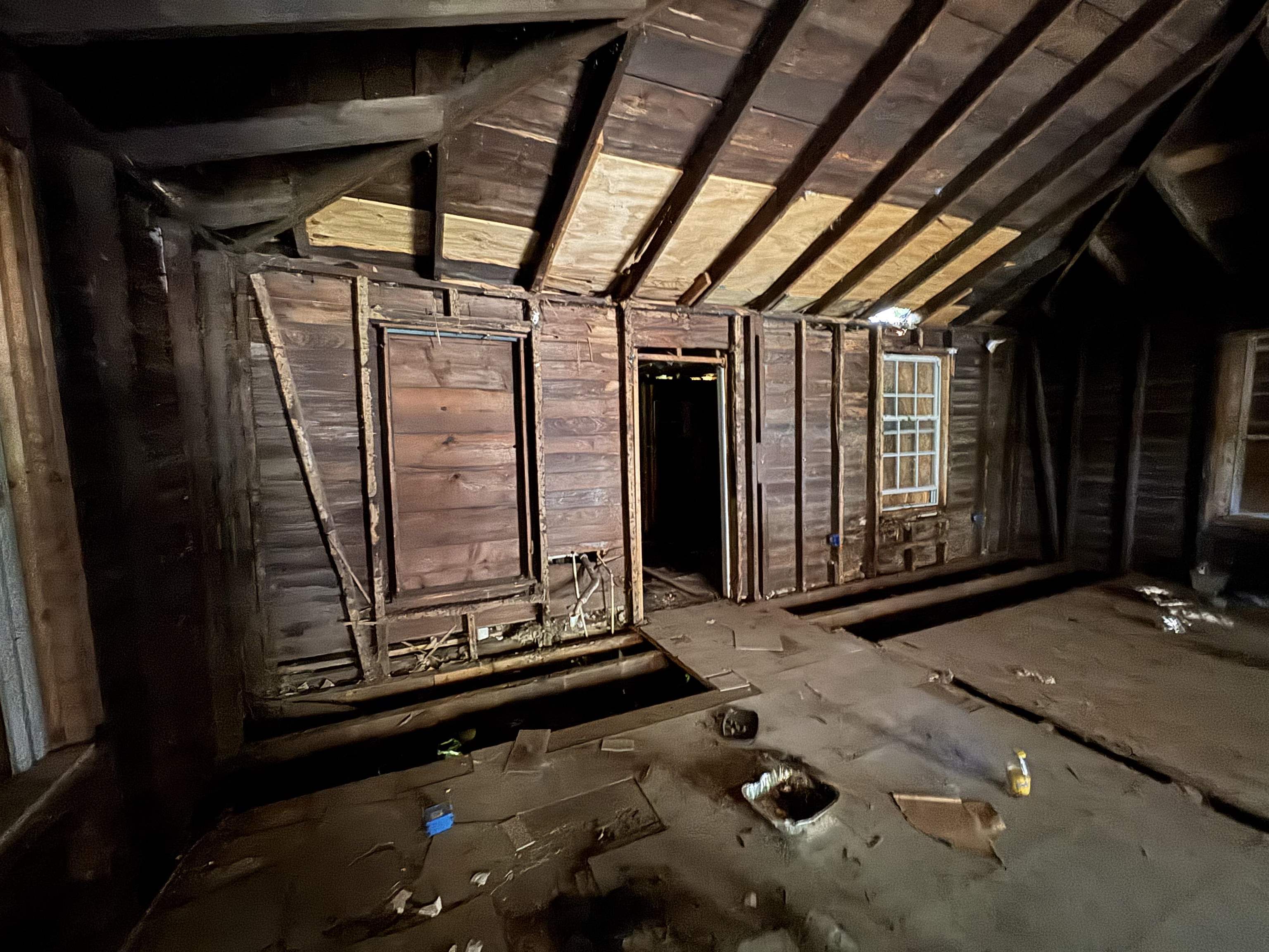 2139 Lyon Avenue Memphis, TN 38108 - Photo 5 of 9 Misc room with vaulted ceiling