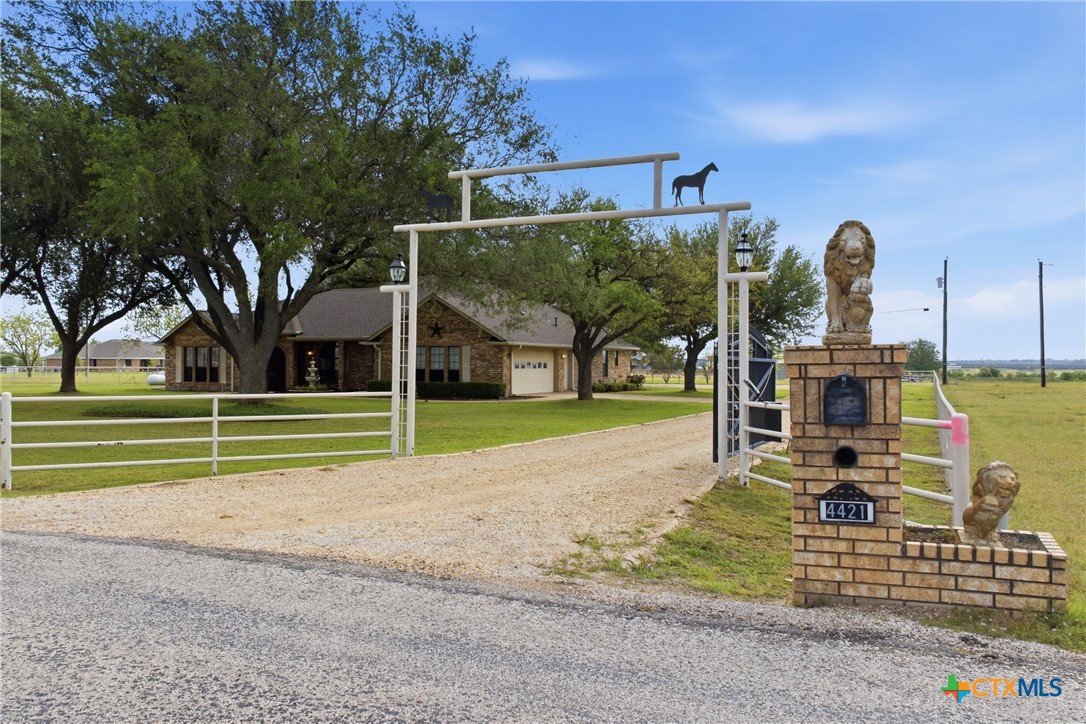4421 Knob Creek Road Temple, TX 76501 - Photo 2 of 40 Private Gate Entry