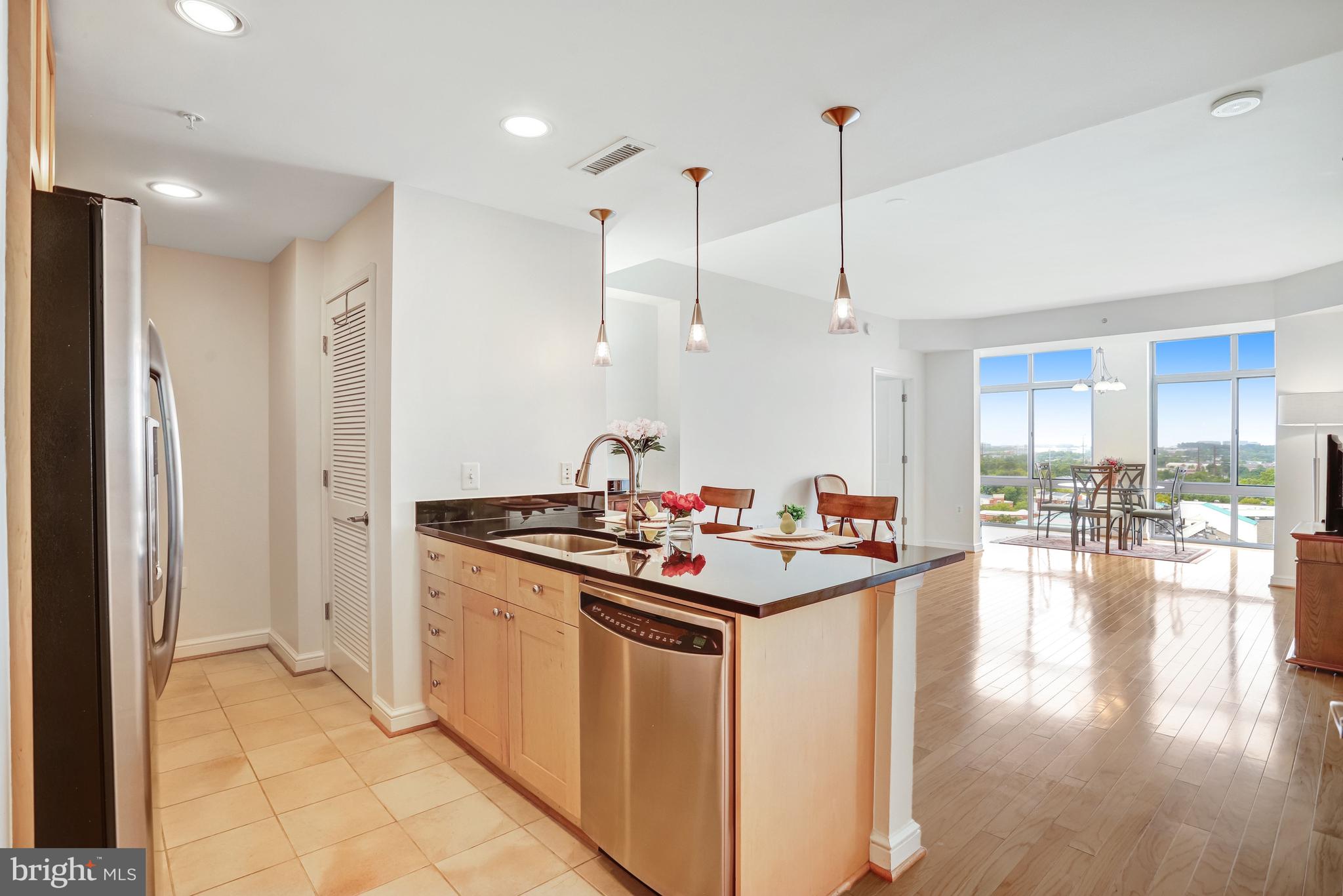 11990 Market Street, Unit 814 Reston, VA 20190 - Photo 3 of 76 Gallery Image 3