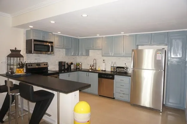 $3,500 | 19370 Collins Avenue, Unit 923, Sunny Isles Beach, FL 33160