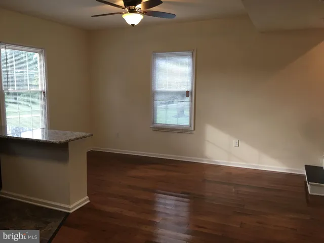 $2,400 | 357 Oakwood Avenue, Unit 204, Glassboro, NJ 08028