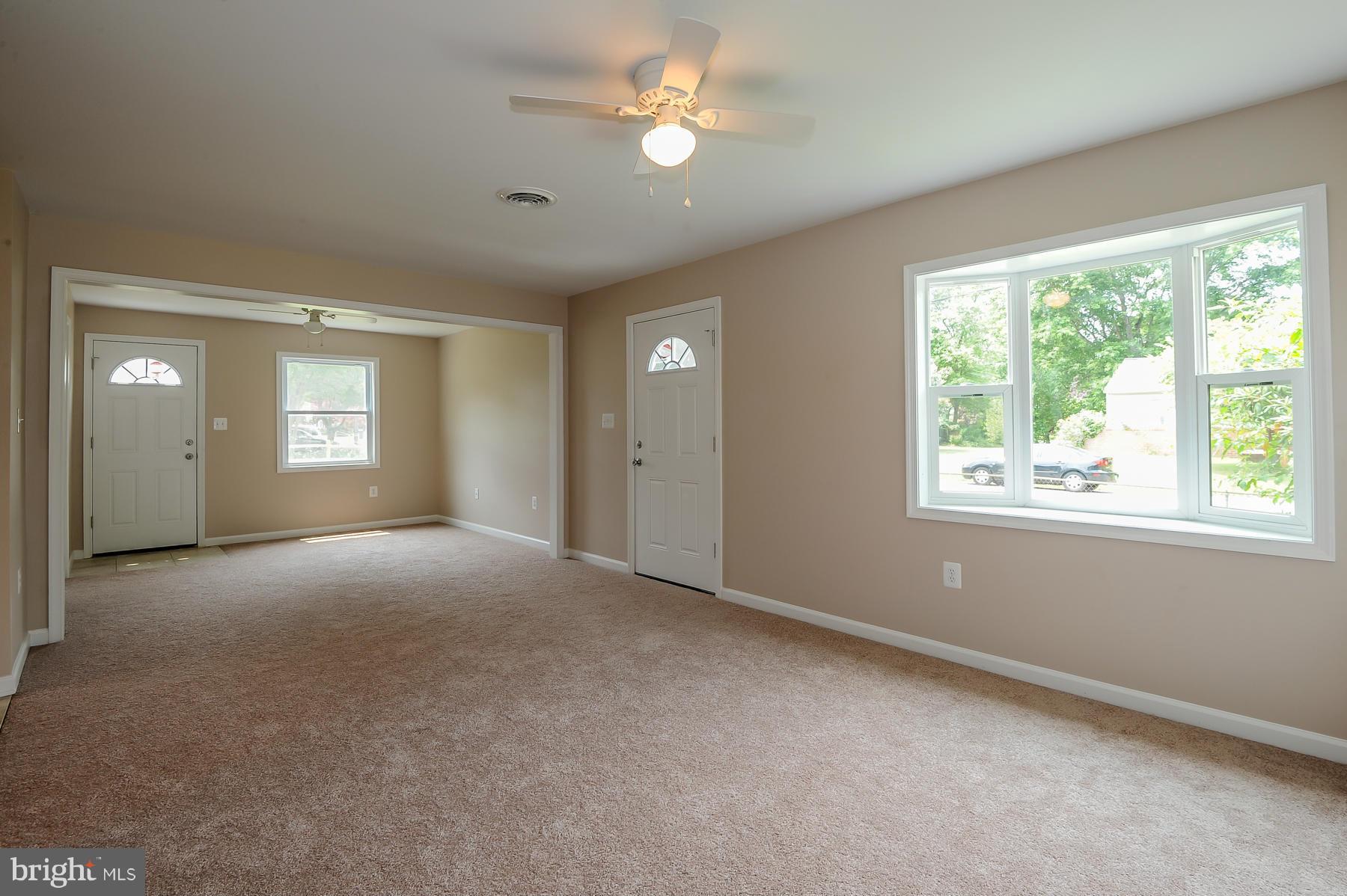 8361 Lockwood Road Pasadena, MD 21122 - Photo 8 of 30 Living Room
