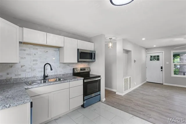 $196,999 | 2224 Lovett Drive, St. Louis, MO 63136