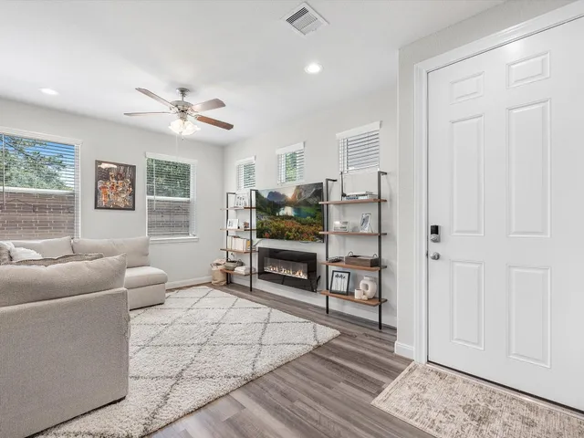 $2,800 | 3112 Flower Market Lane, Houston, TX 77080