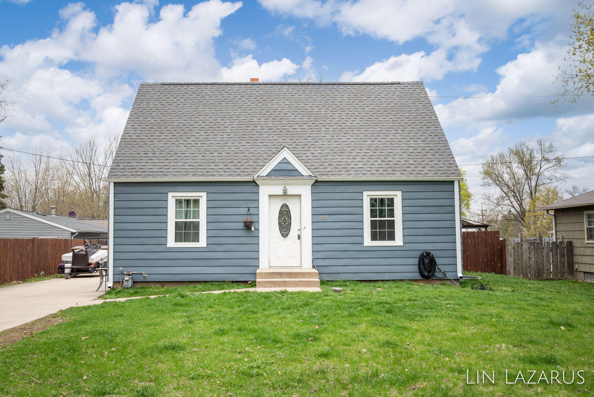 850 Upton Avenue Springfield, MI 49037 - Photo 1 of 22 1-web-or-mls-850 Upton-1