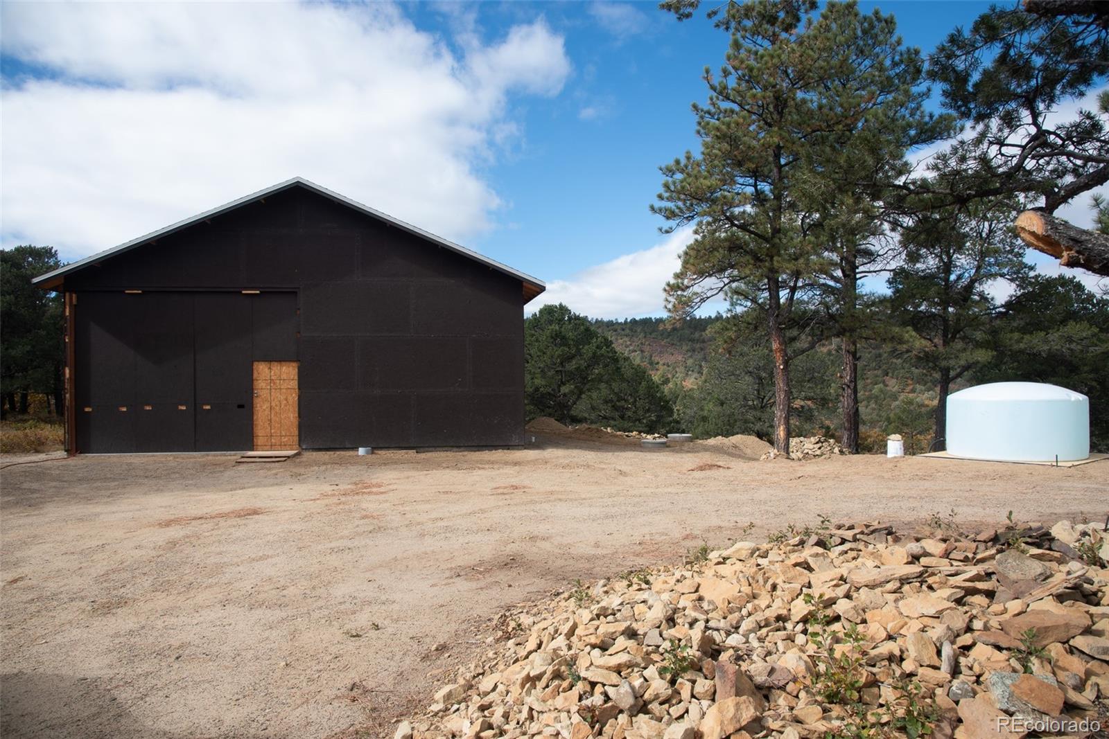 33191 Elk Park Road Trinidad, CO 81082 - Photo 16 of 20 a backyard of a house