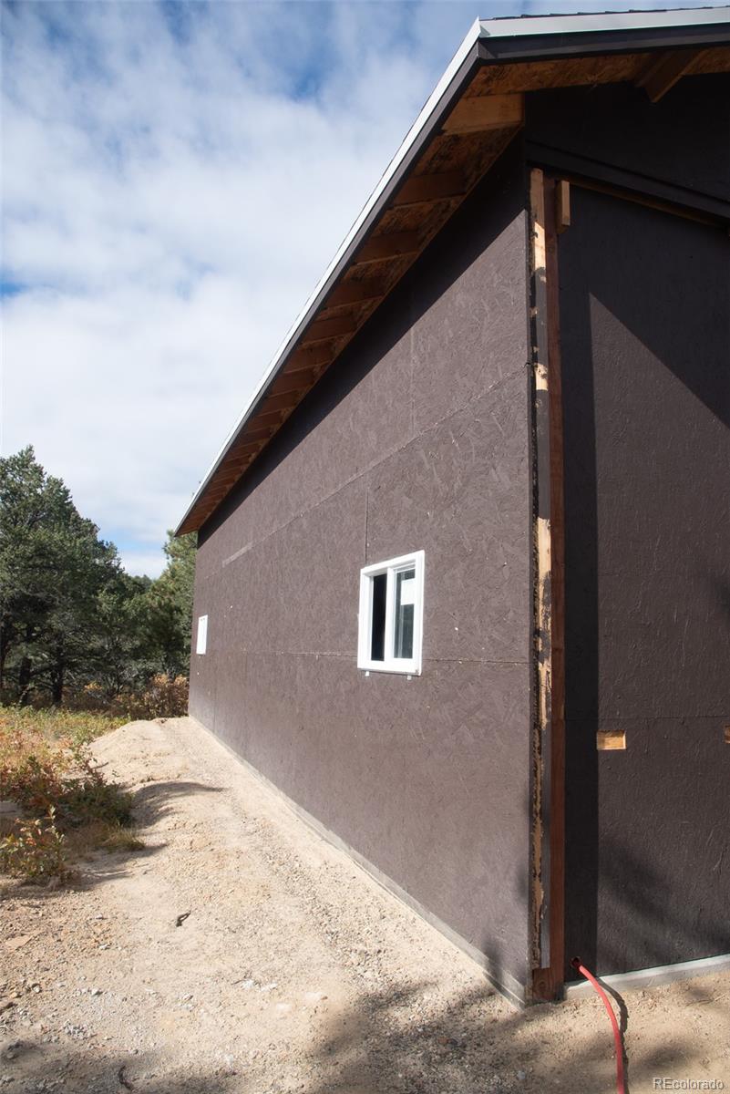 33191 Elk Park Road Trinidad, CO 81082 - Photo 8 of 20 a backyard of a house