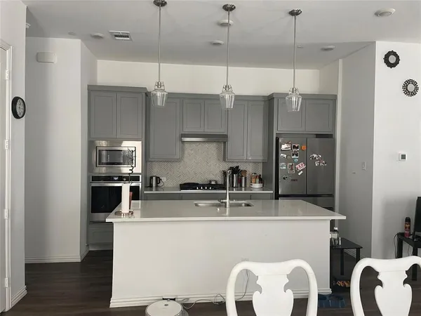 $2,799 | 9920 Hennings Street, Irving, TX 75063