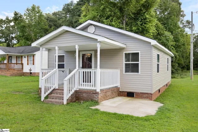 $159,000 | 806 Watts Avenue, Laurens, SC 29360