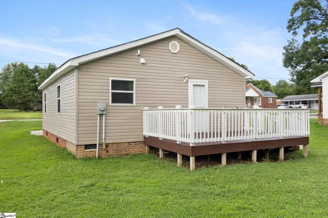 $159,000 | 806 Watts Avenue, Laurens, SC 29360