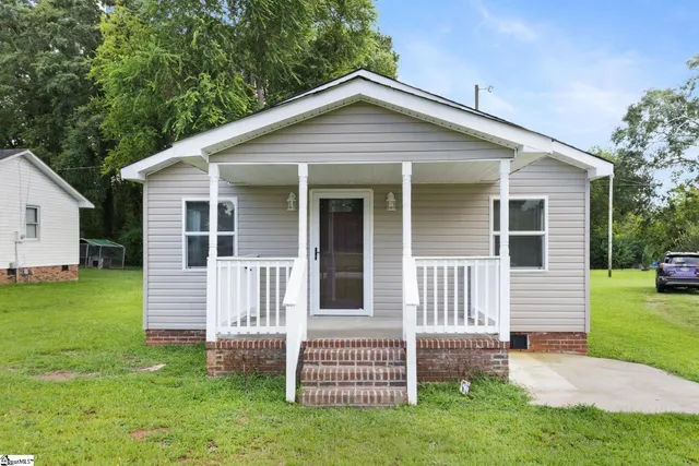 $159,000 | 806 Watts Avenue, Laurens, SC 29360