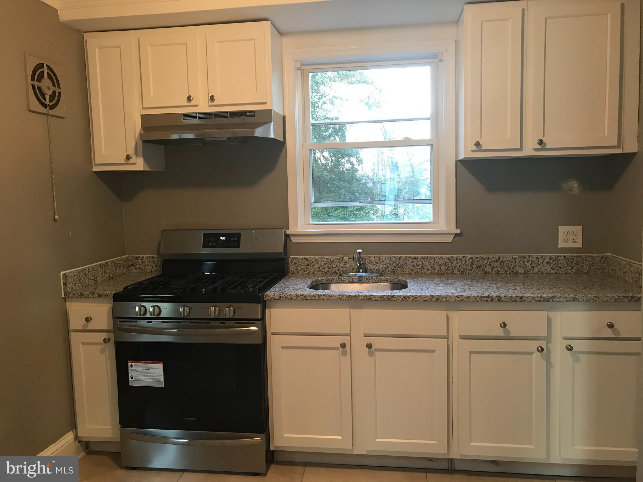 632 St Dunstans Road Baltimore, MD 21212 - Photo 16 of 40