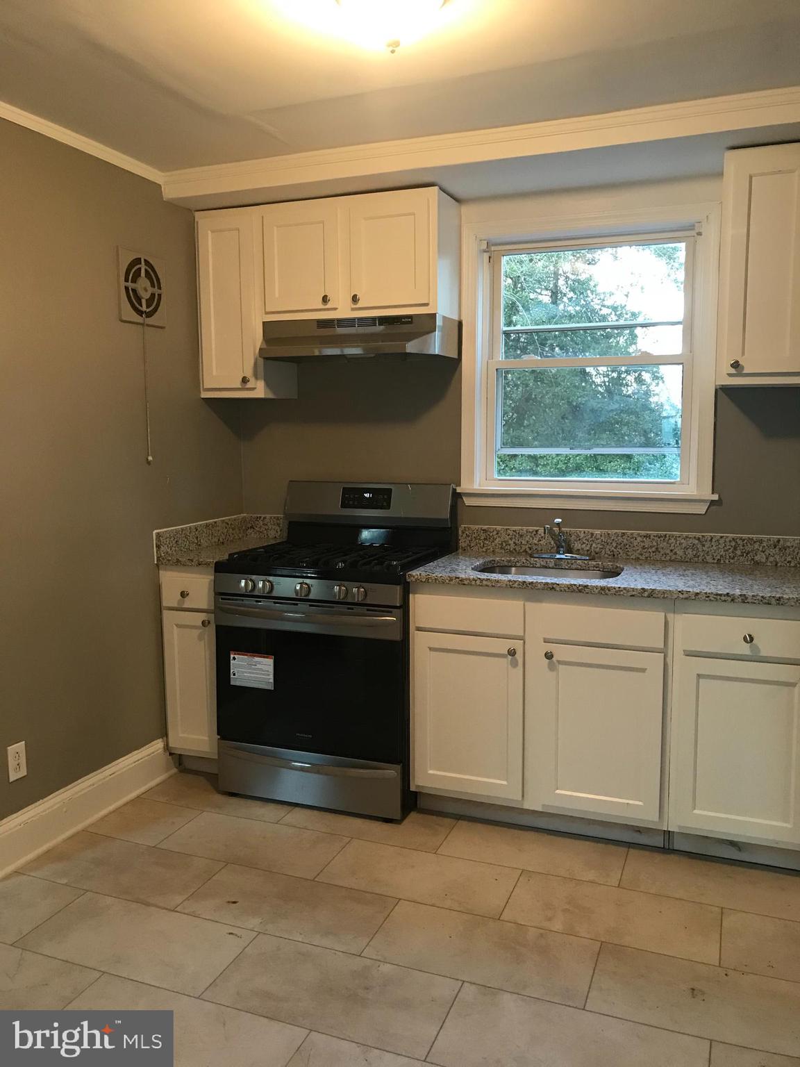 632 St Dunstans Road Baltimore, MD 21212 - Photo 17 of 40