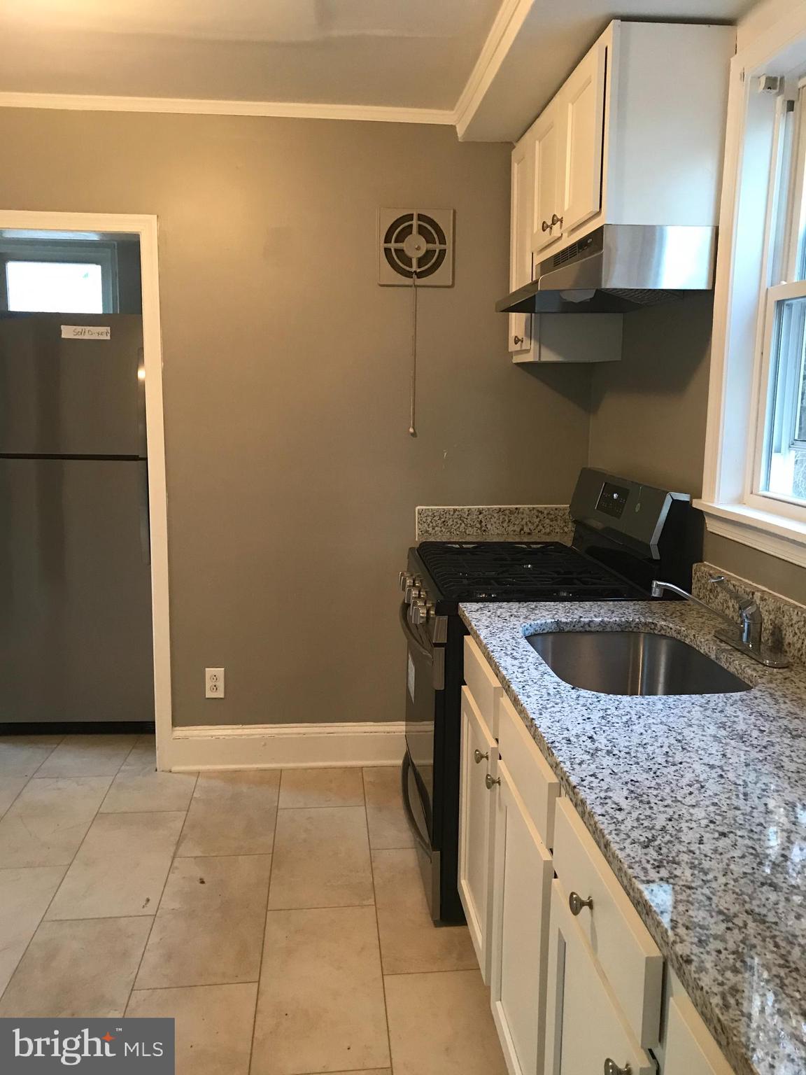 632 St Dunstans Road Baltimore, MD 21212 - Photo 18 of 40