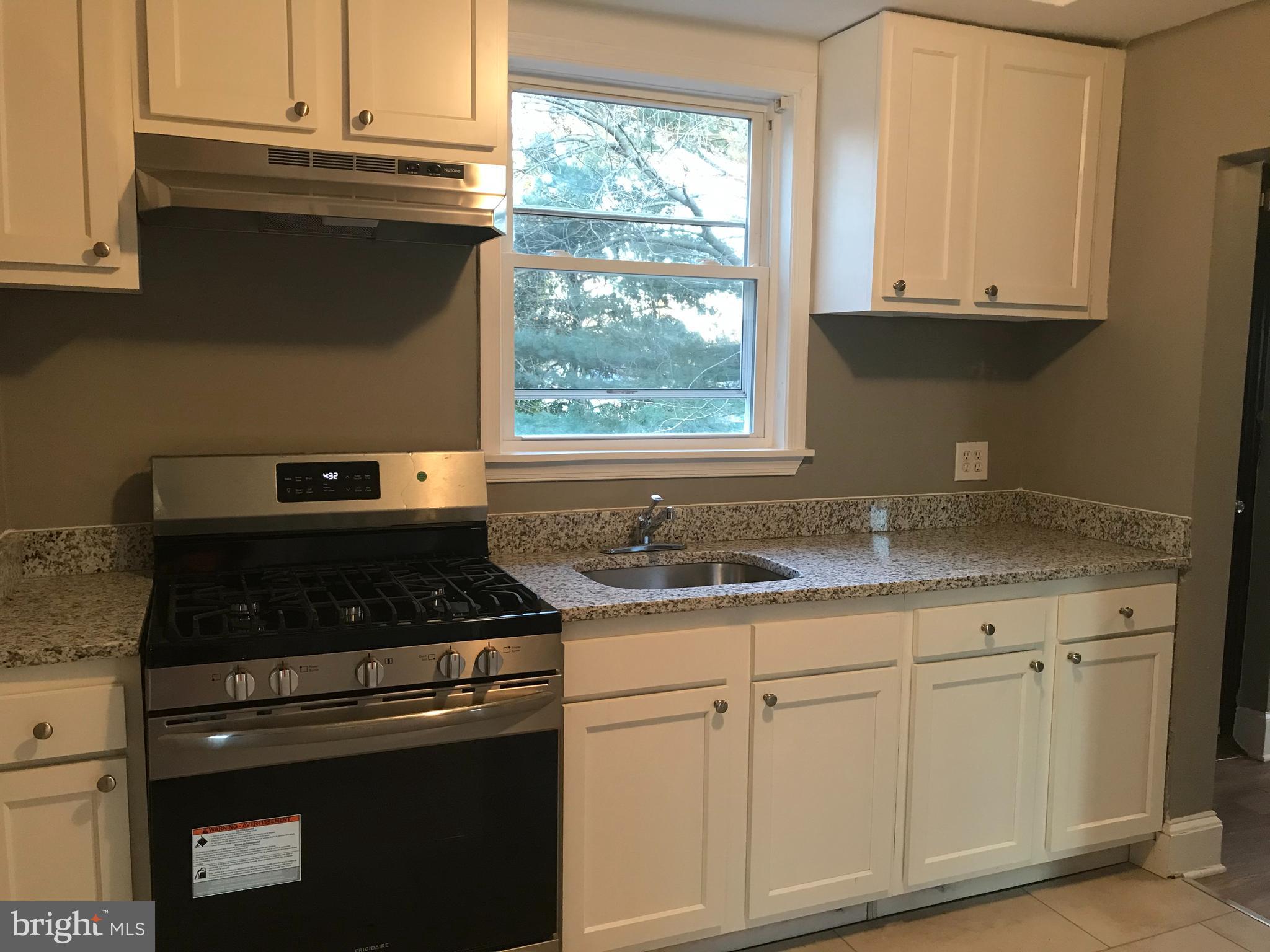 632 St Dunstans Road Baltimore, MD 21212 - Photo 19 of 40