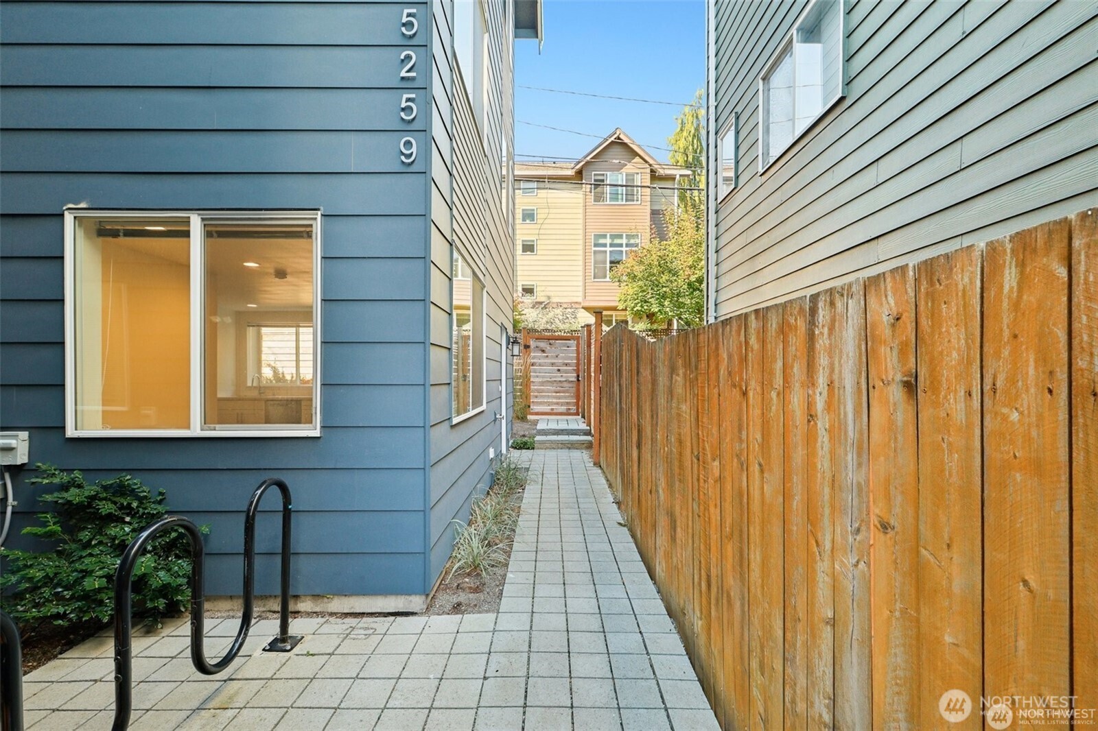 5259 Brooklyn Avenue Northeast Seattle, WA 98105 - Photo 33 of 40
