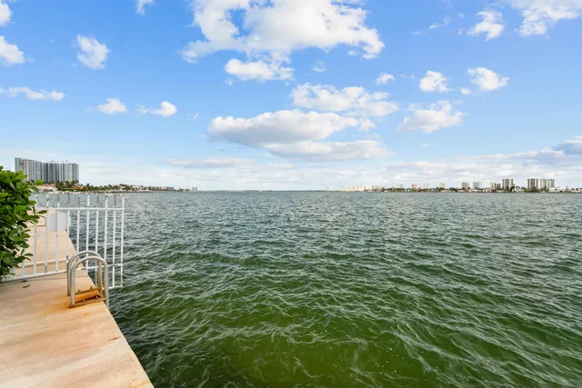 $695,000 | 371 Wilma Circle, Unit 5, Riviera Beach, FL 33404