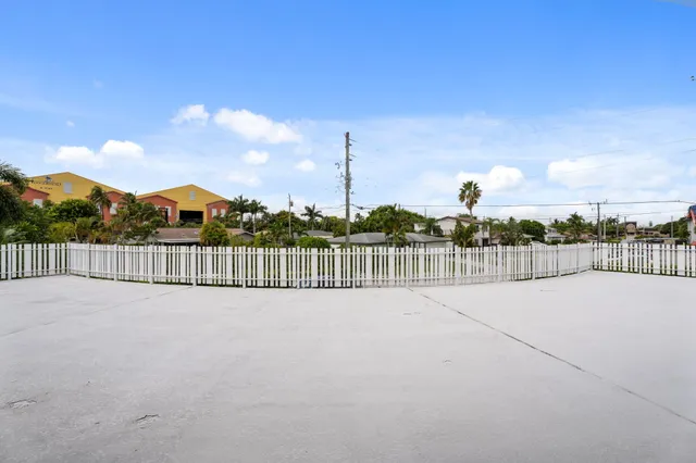 $695,000 | 371 Wilma Circle, Unit 5, Riviera Beach, FL 33404