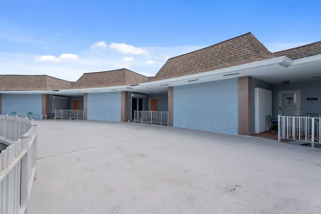 $695,000 | 371 Wilma Circle, Unit 5, Riviera Beach, FL 33404