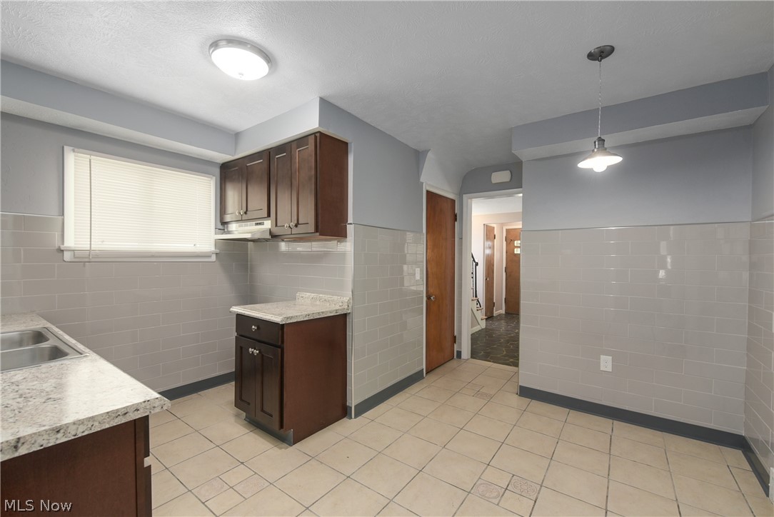 3921 Delmore Road Cleveland Heights, OH 44121 - Photo 14 of 35
