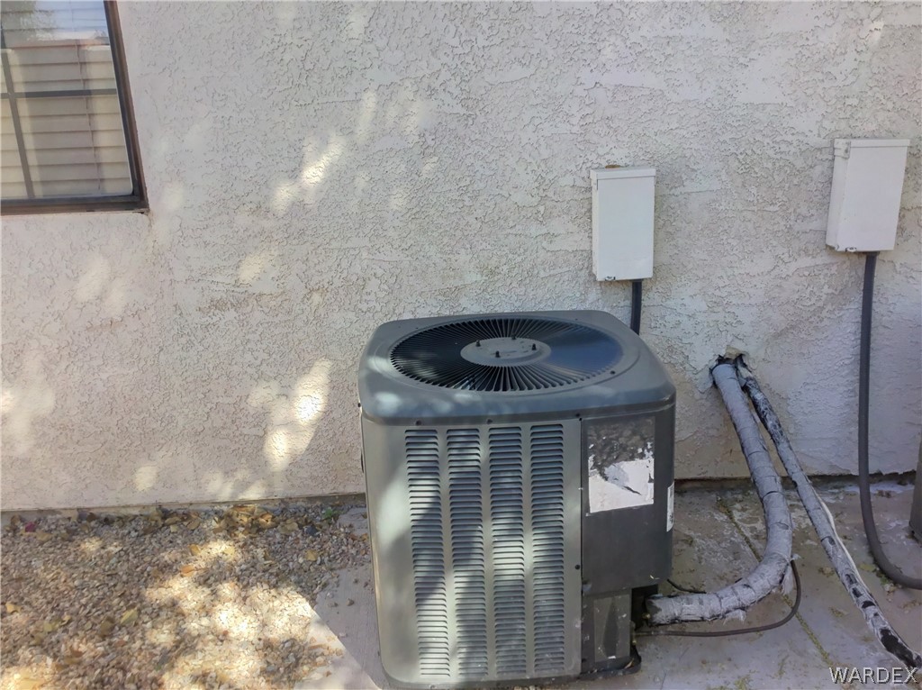 1190 Ramar Road Bullhead City, AZ 86442 - Photo 26 of 32 a closeup of a stove
